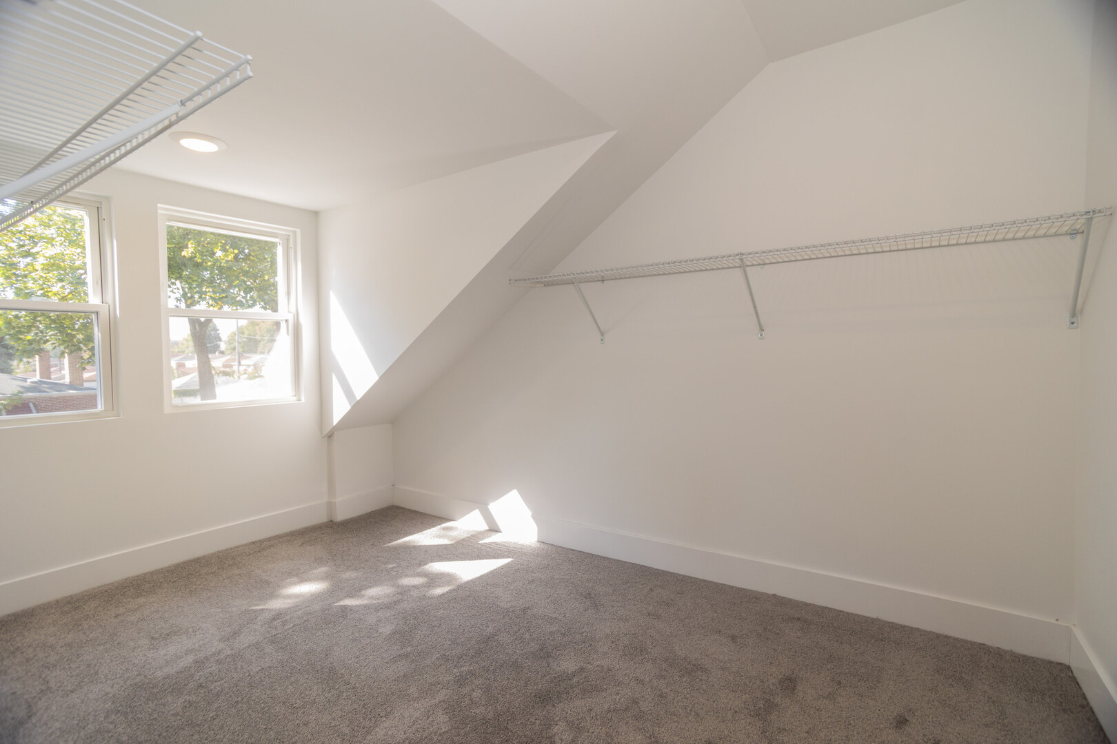 9156 S Colfax Avenue, Chicago, IL 60617