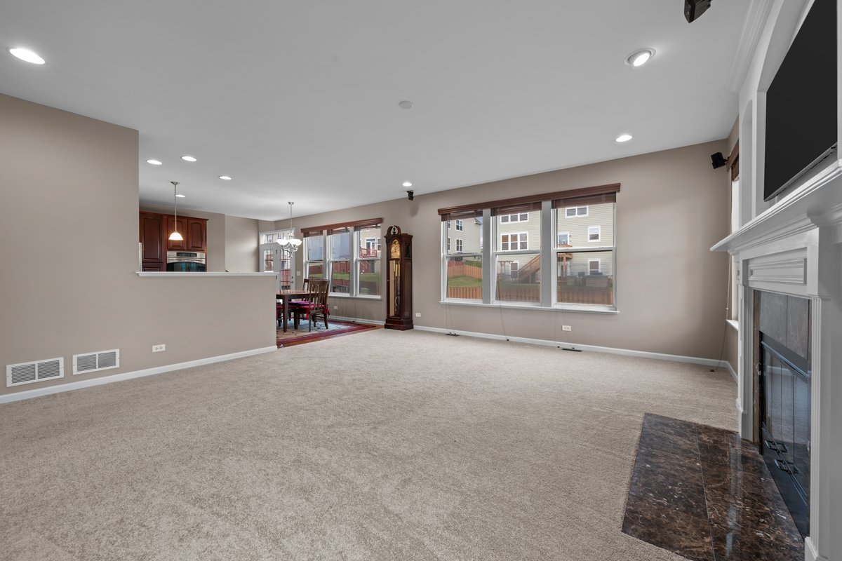 312 Monument Road, Elgin, IL 60124