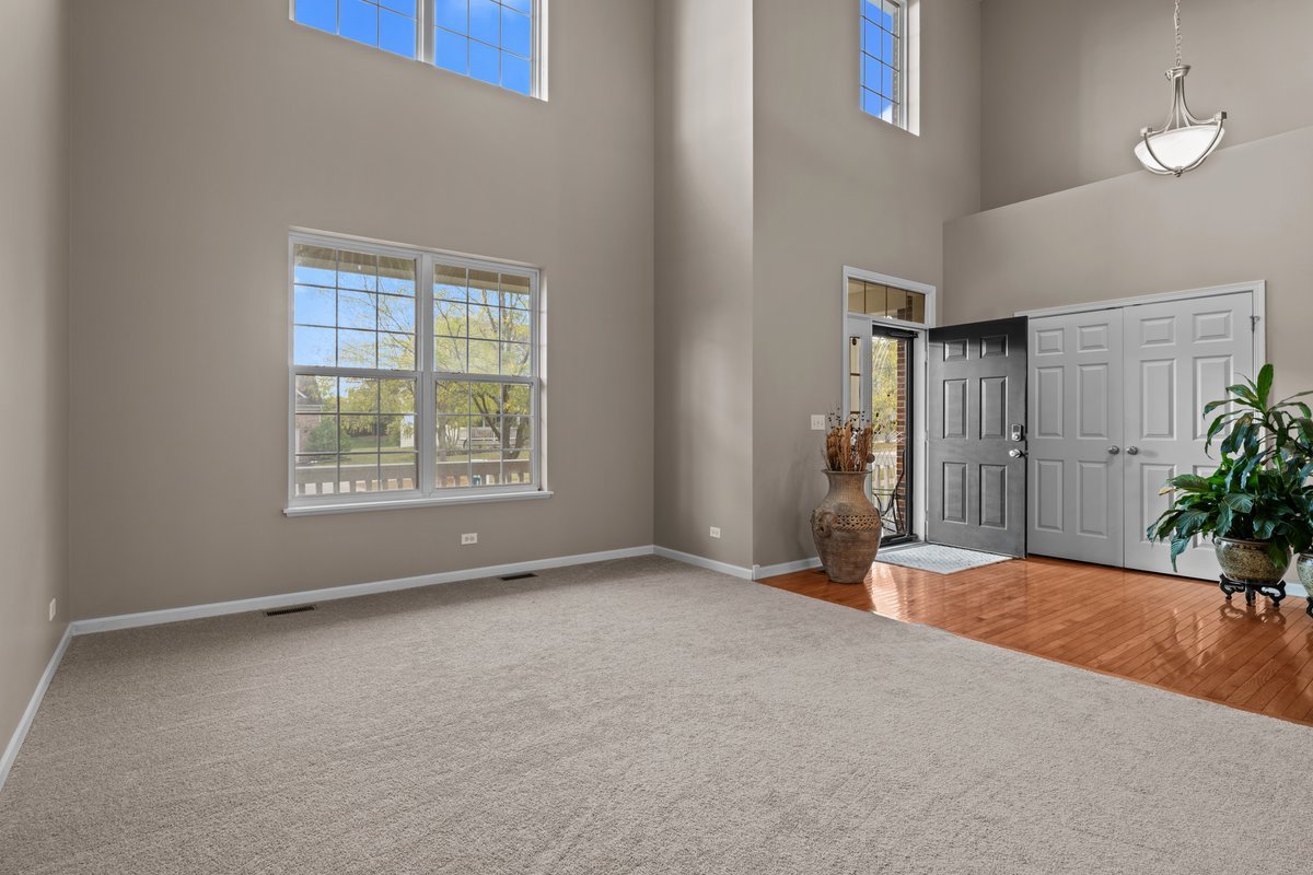 312 Monument Road, Elgin, IL 60124