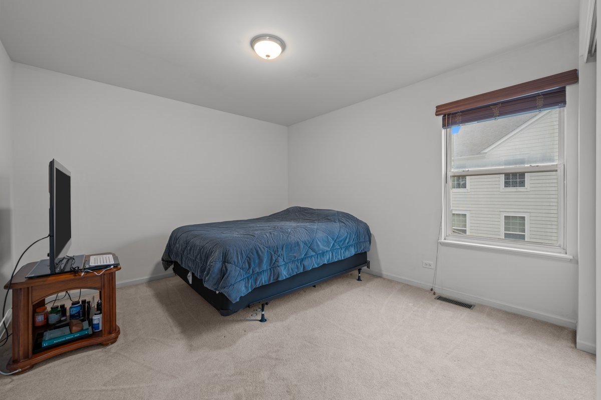 312 Monument Road, Elgin, IL 60124