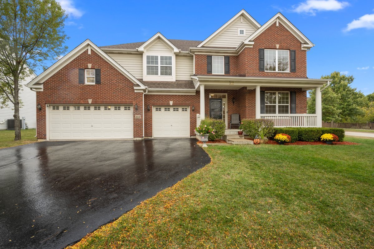 312 Monument Road, Elgin, IL 60124