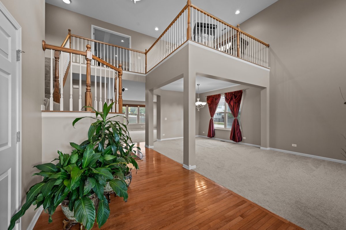 312 Monument Road, Elgin, IL 60124