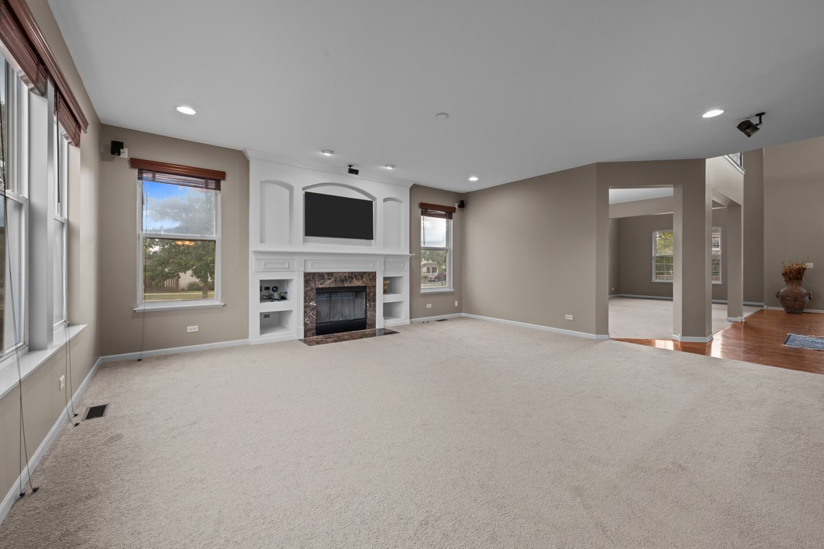 312 Monument Road, Elgin, IL 60124