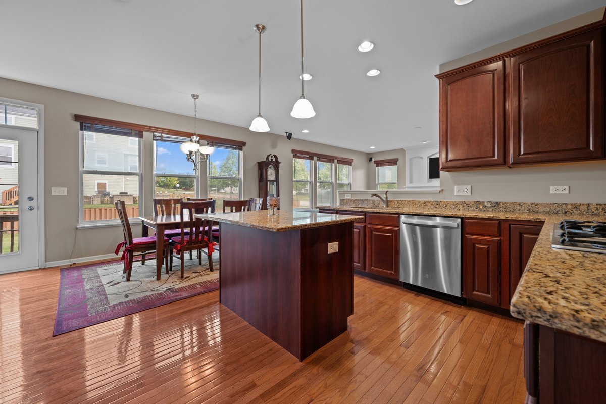 312 Monument Road, Elgin, IL 60124