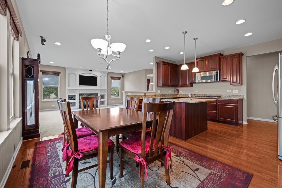 312 Monument Road, Elgin, IL 60124