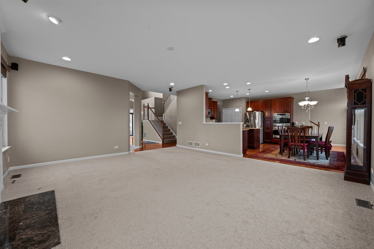 312 Monument Road, Elgin, IL 60124