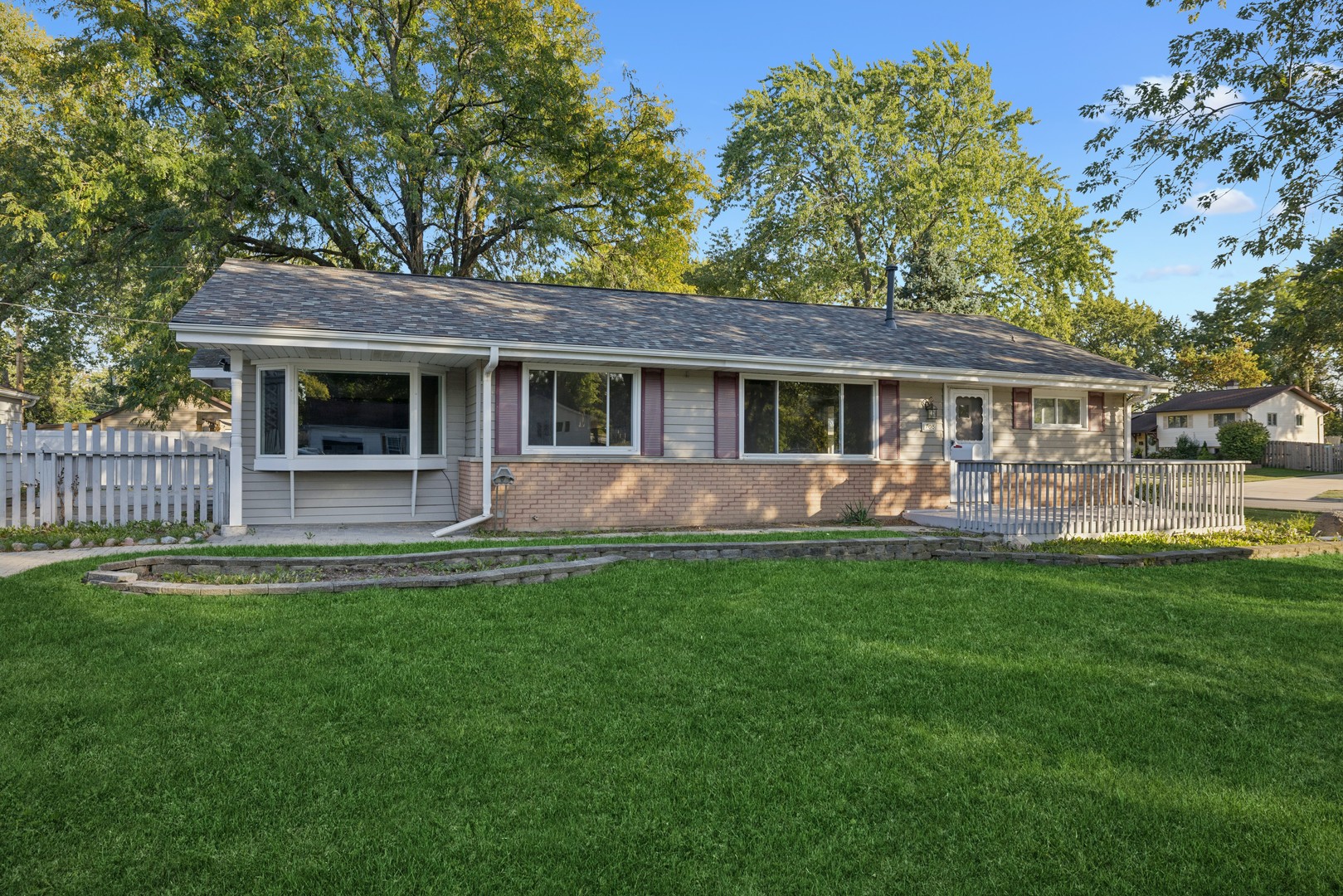 705 Ash Road, Hoffman Estates, IL 60169