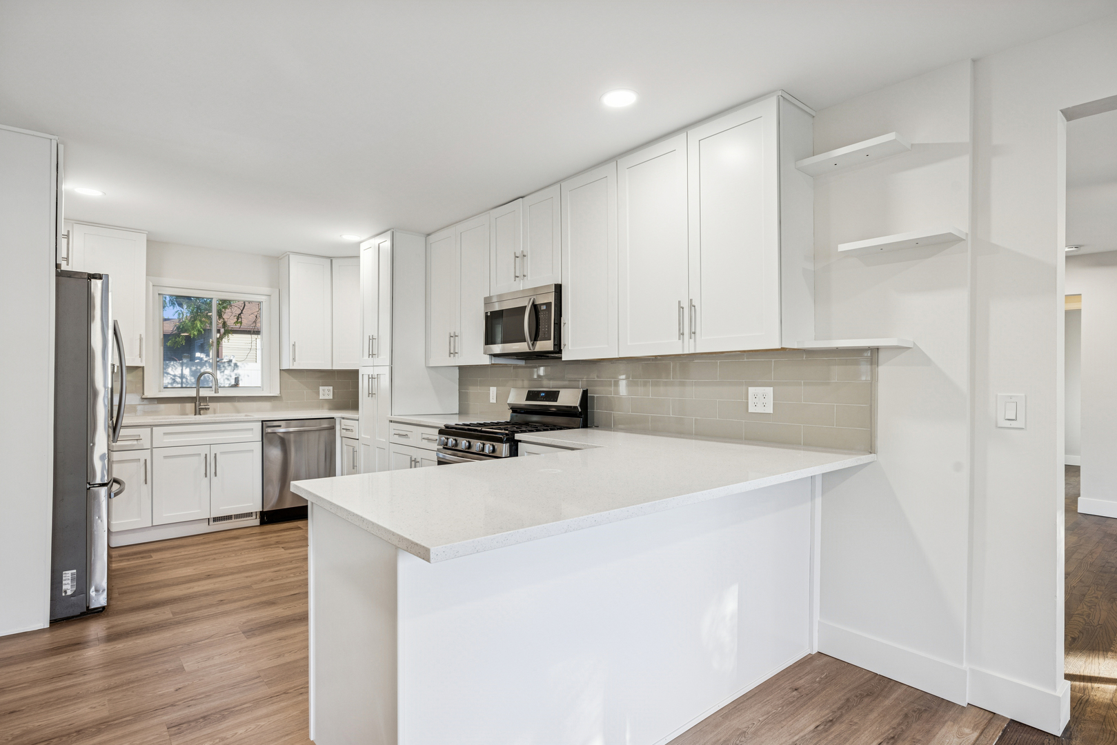 705 Ash Road, Hoffman Estates, IL 60169