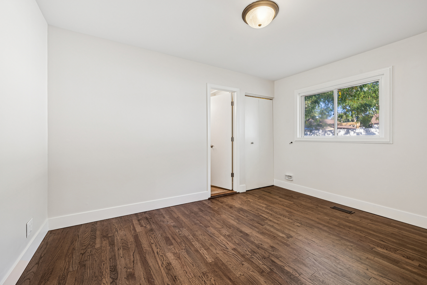 705 Ash Road, Hoffman Estates, IL 60169