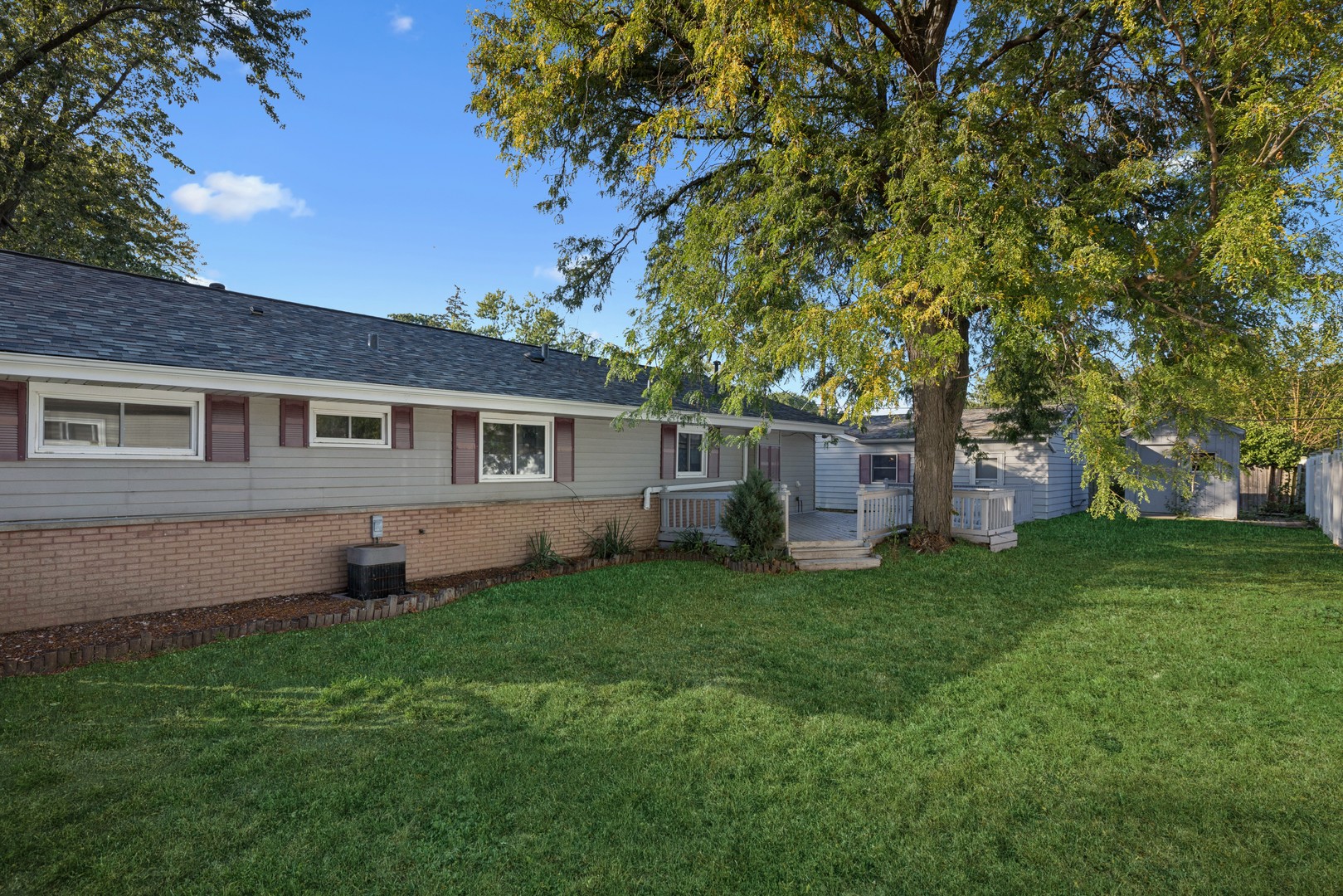 705 Ash Road, Hoffman Estates, IL 60169