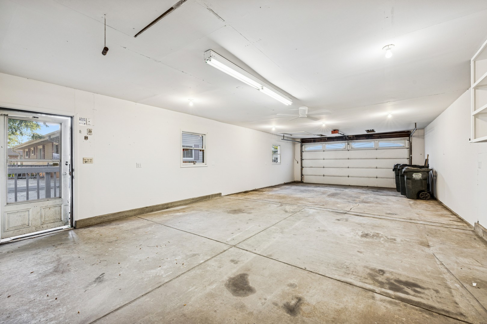 705 Ash Road, Hoffman Estates, IL 60169