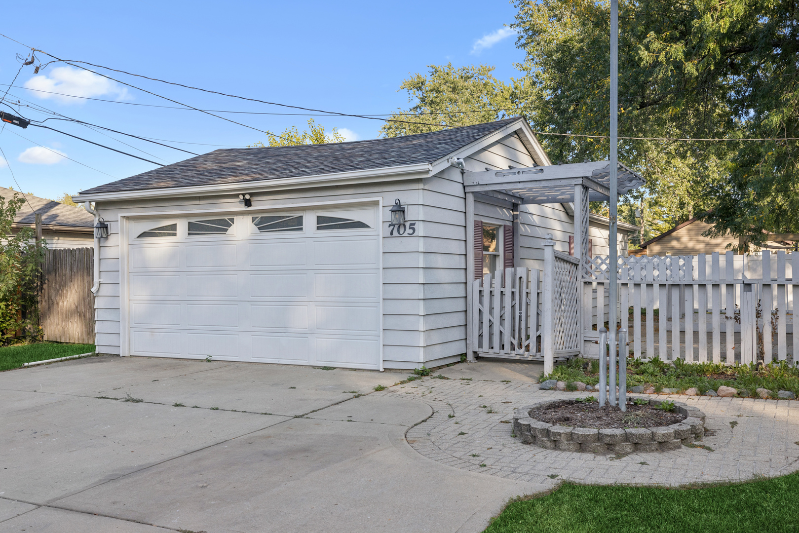 705 Ash Road, Hoffman Estates, IL 60169