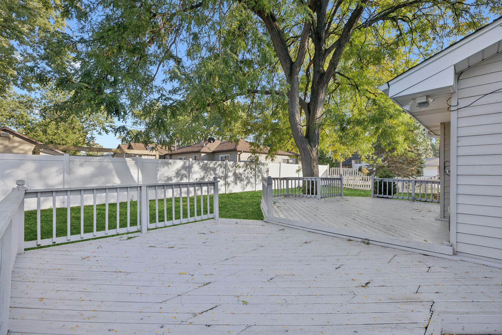 705 Ash Road, Hoffman Estates, IL 60169