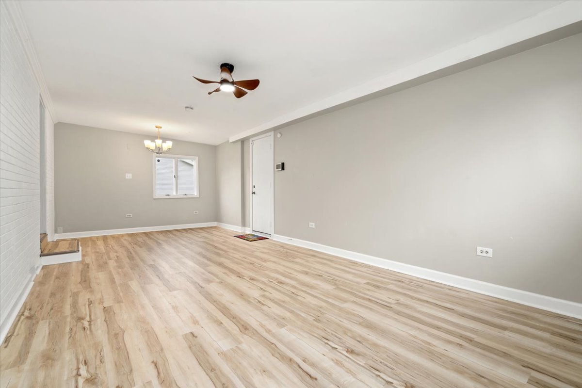 3923 Madison Avenue, Brookfield, IL 60513