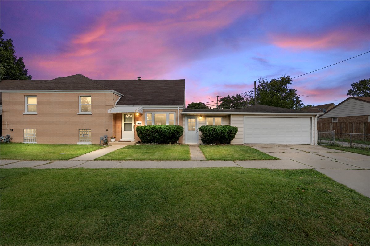3923 Madison Avenue, Brookfield, IL 60513