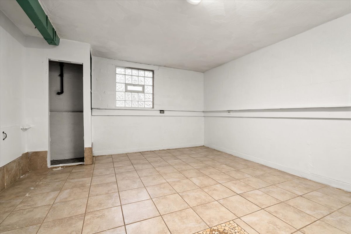 3923 Madison Avenue, Brookfield, IL 60513
