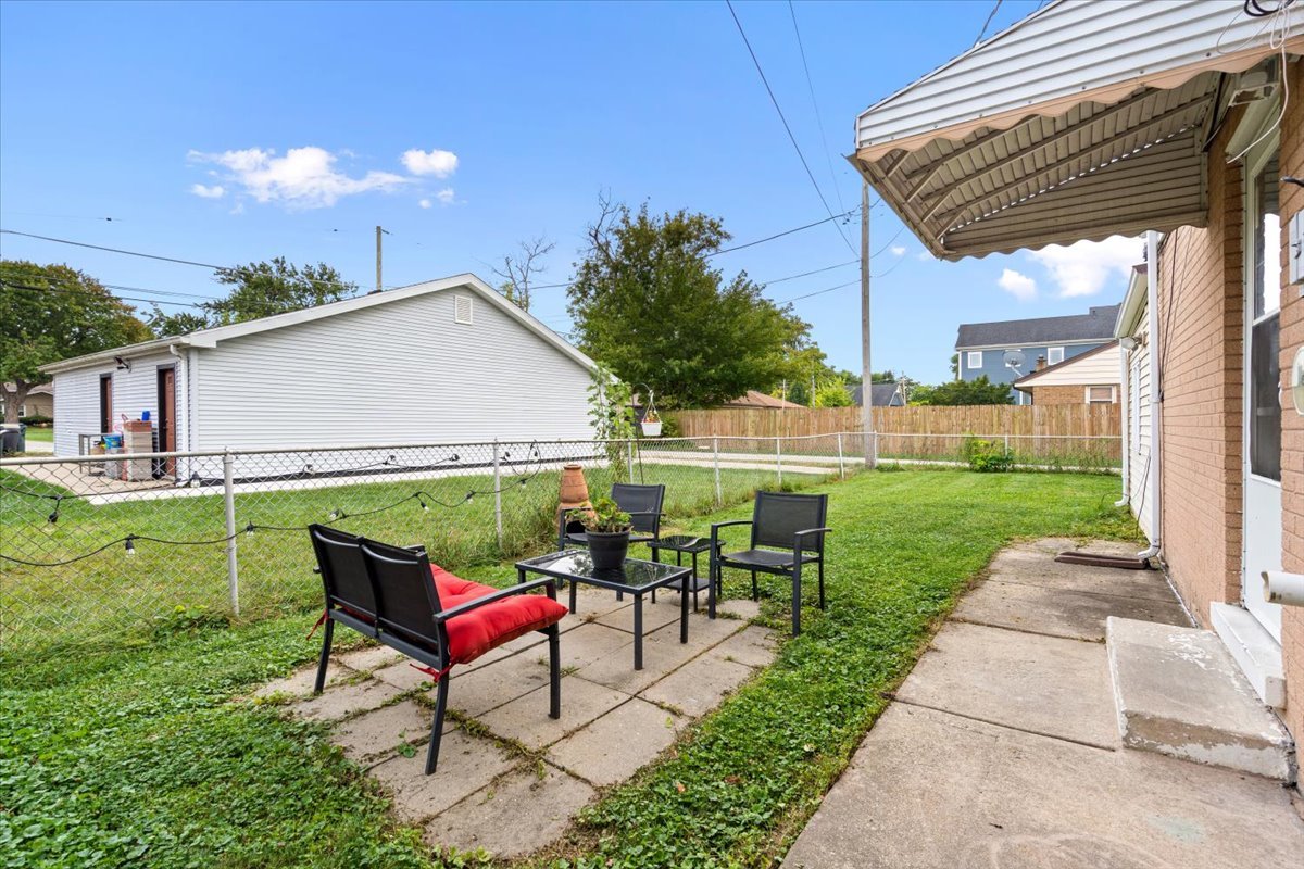 3923 Madison Avenue, Brookfield, IL 60513