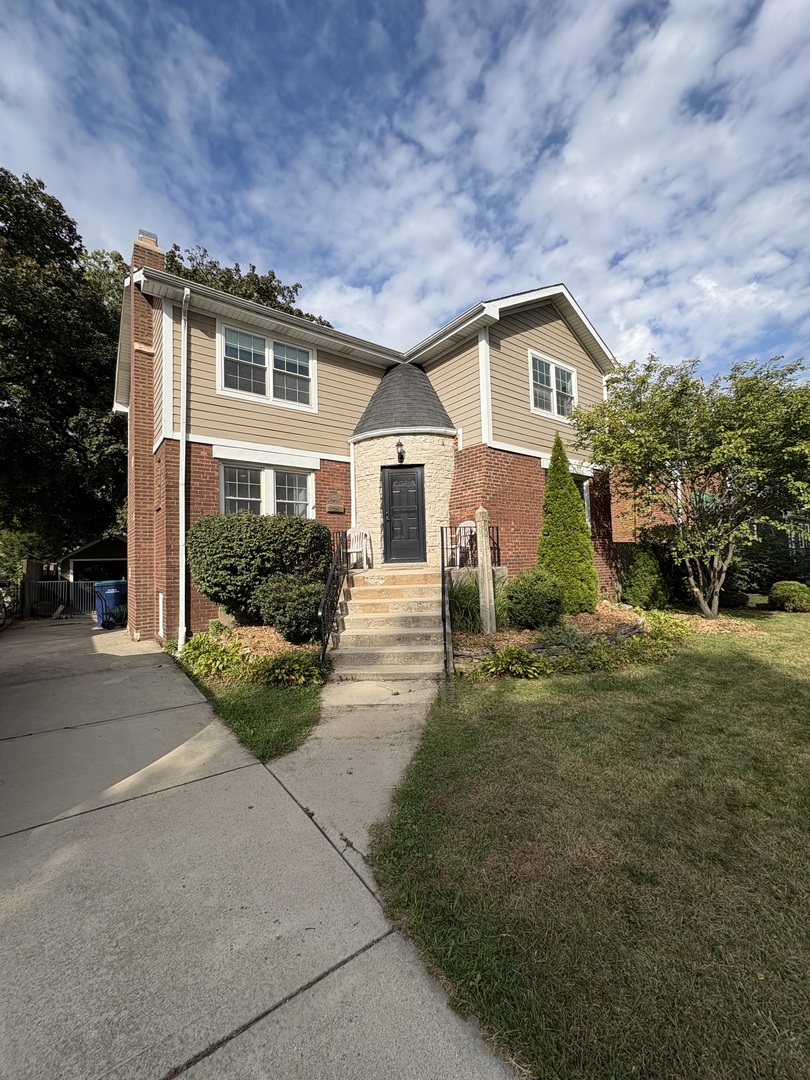 9210 S Trumbull Avenue, Evergreen Park, IL 60805