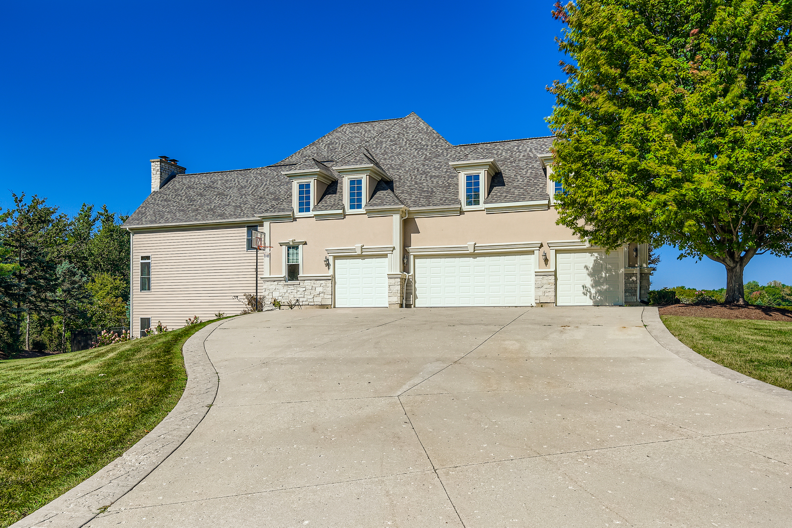 3513 Deep Wood Drive, Crystal Lake, IL 60012