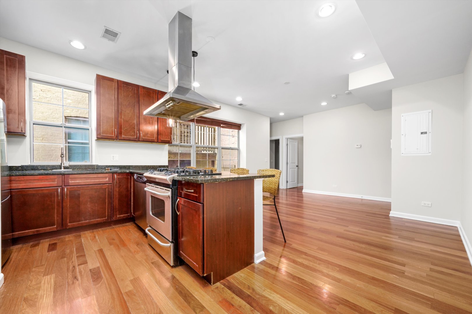 3551 W Belle Plaine Avenue #2, Chicago, IL 60618