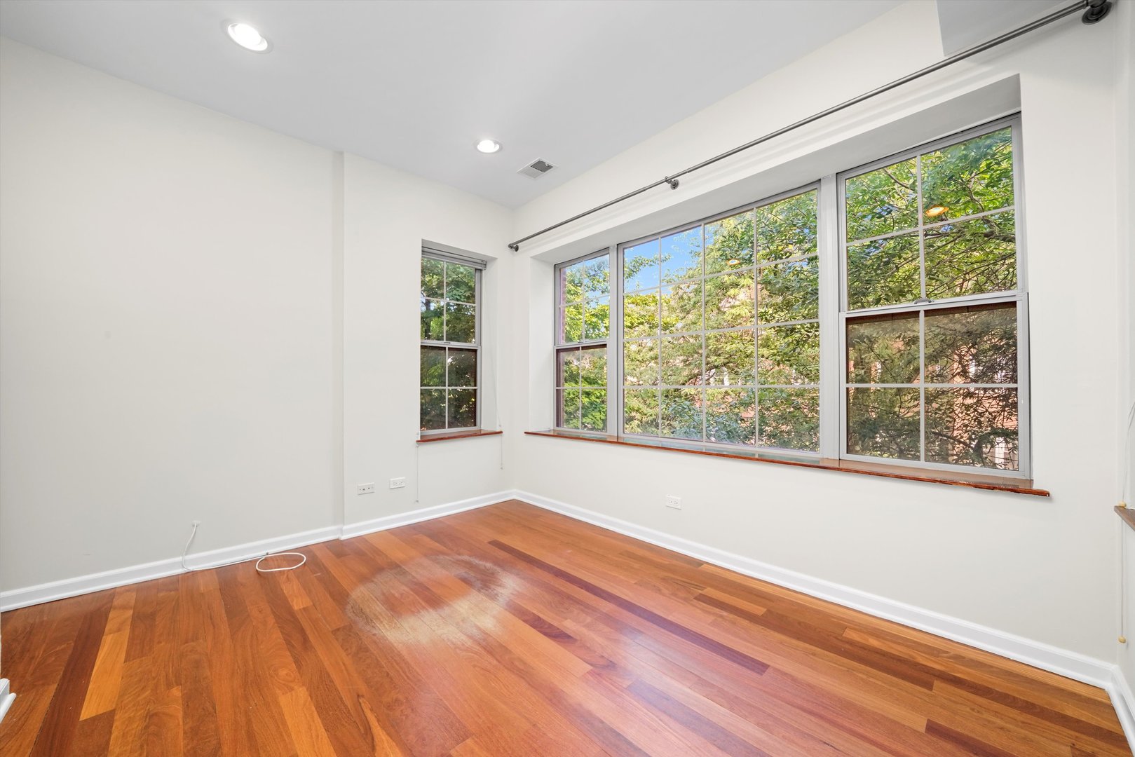 3551 W Belle Plaine Avenue #2, Chicago, IL 60618