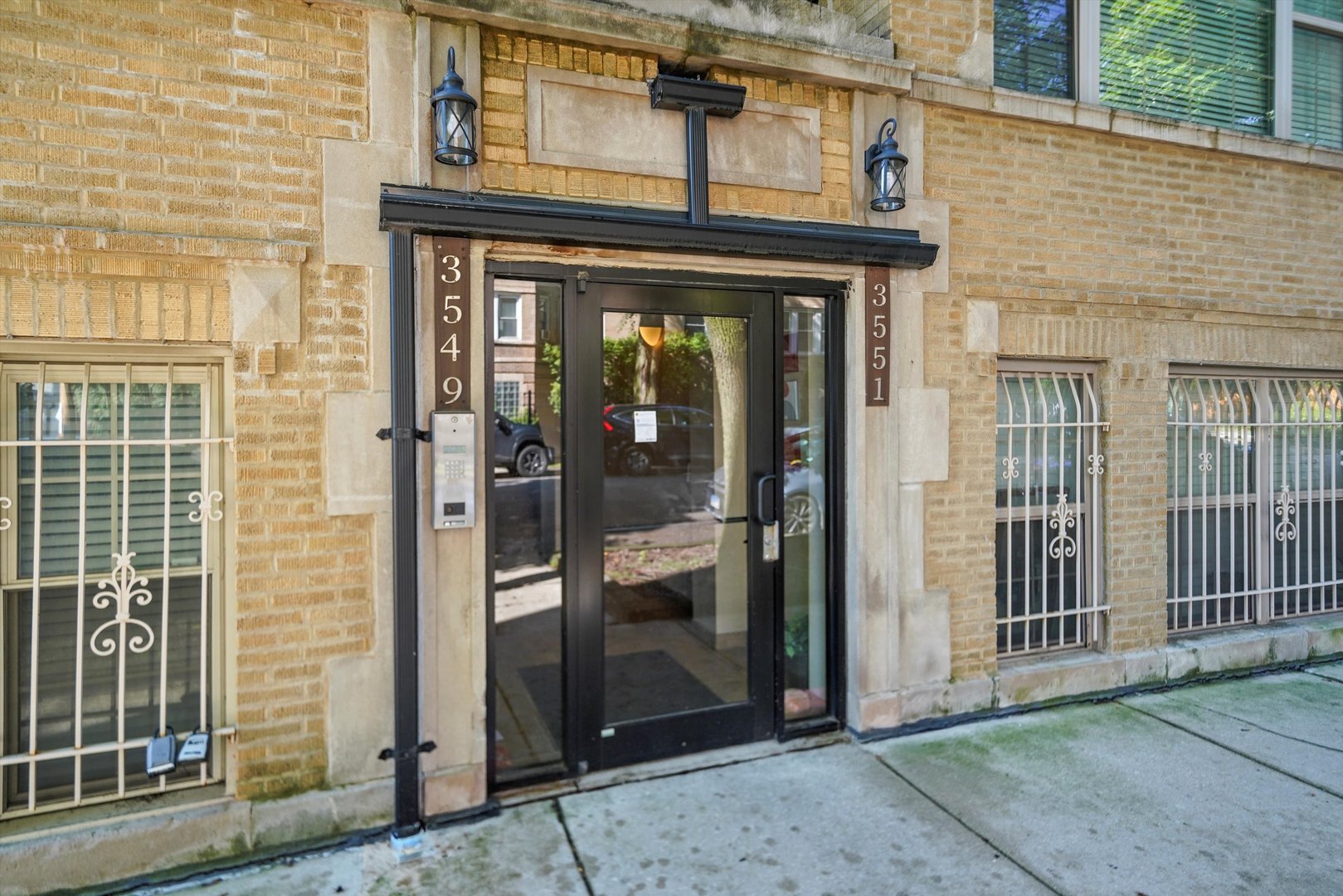 3551 W Belle Plaine Avenue #2, Chicago, IL 60618