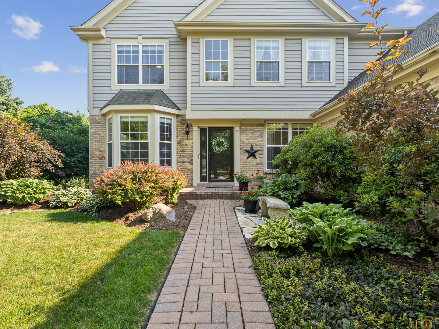 6161 Oakmont Lane, Gurnee, IL 60031