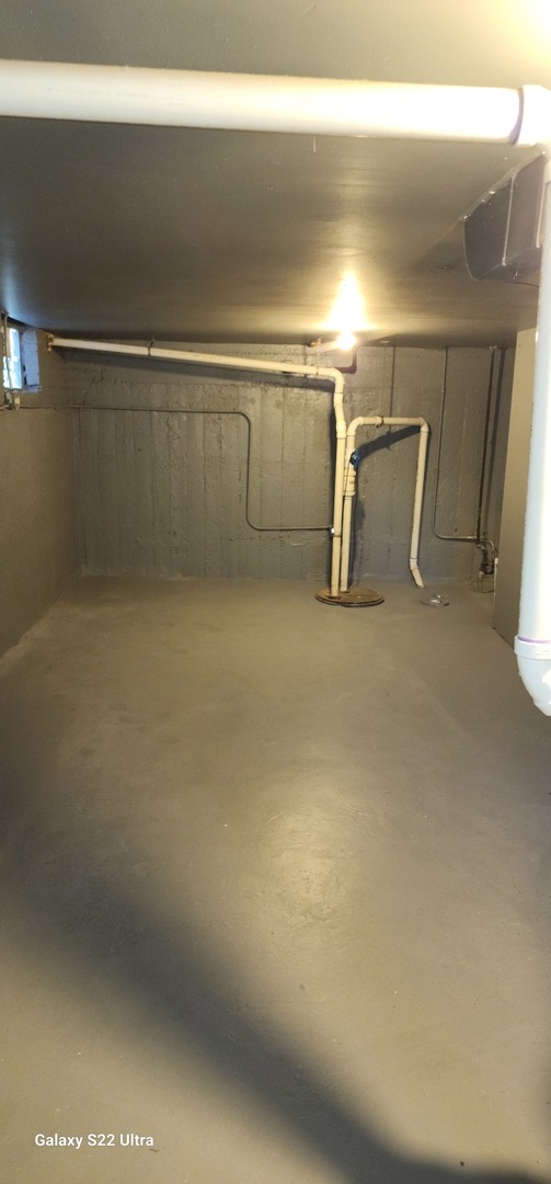 1117 E 82nd Place, Chicago, IL 60619