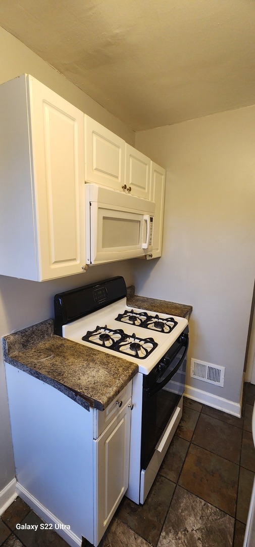 1117 E 82nd Place, Chicago, IL 60619