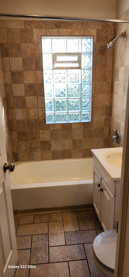 1117 E 82nd Place, Chicago, IL 60619