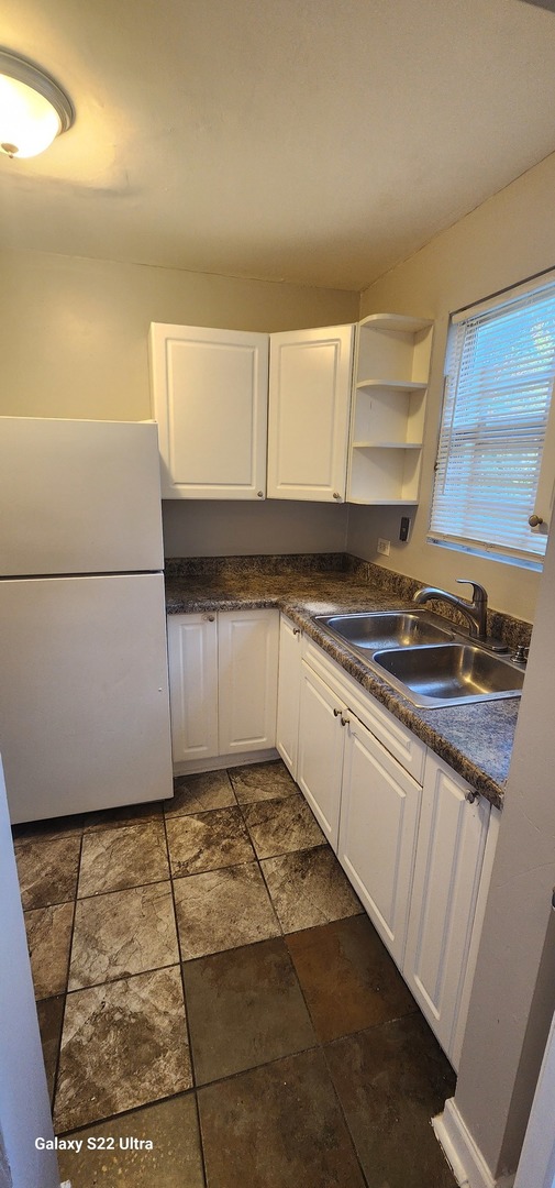 1117 E 82nd Place, Chicago, IL 60619