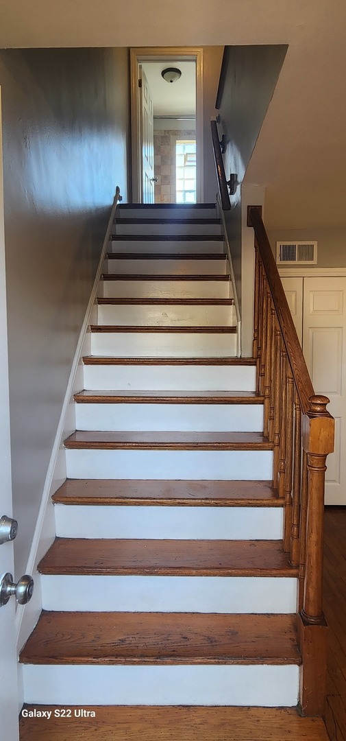 1117 E 82nd Place, Chicago, IL 60619