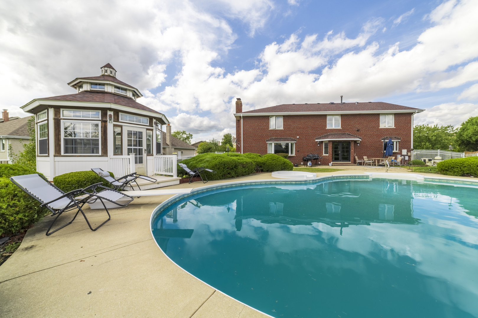 8607 Glenshire Street, Tinley Park, IL 60487