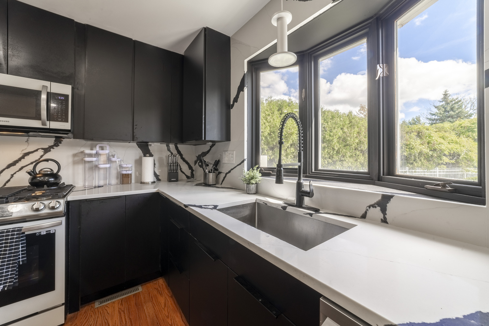 8607 Glenshire Street, Tinley Park, IL 60487