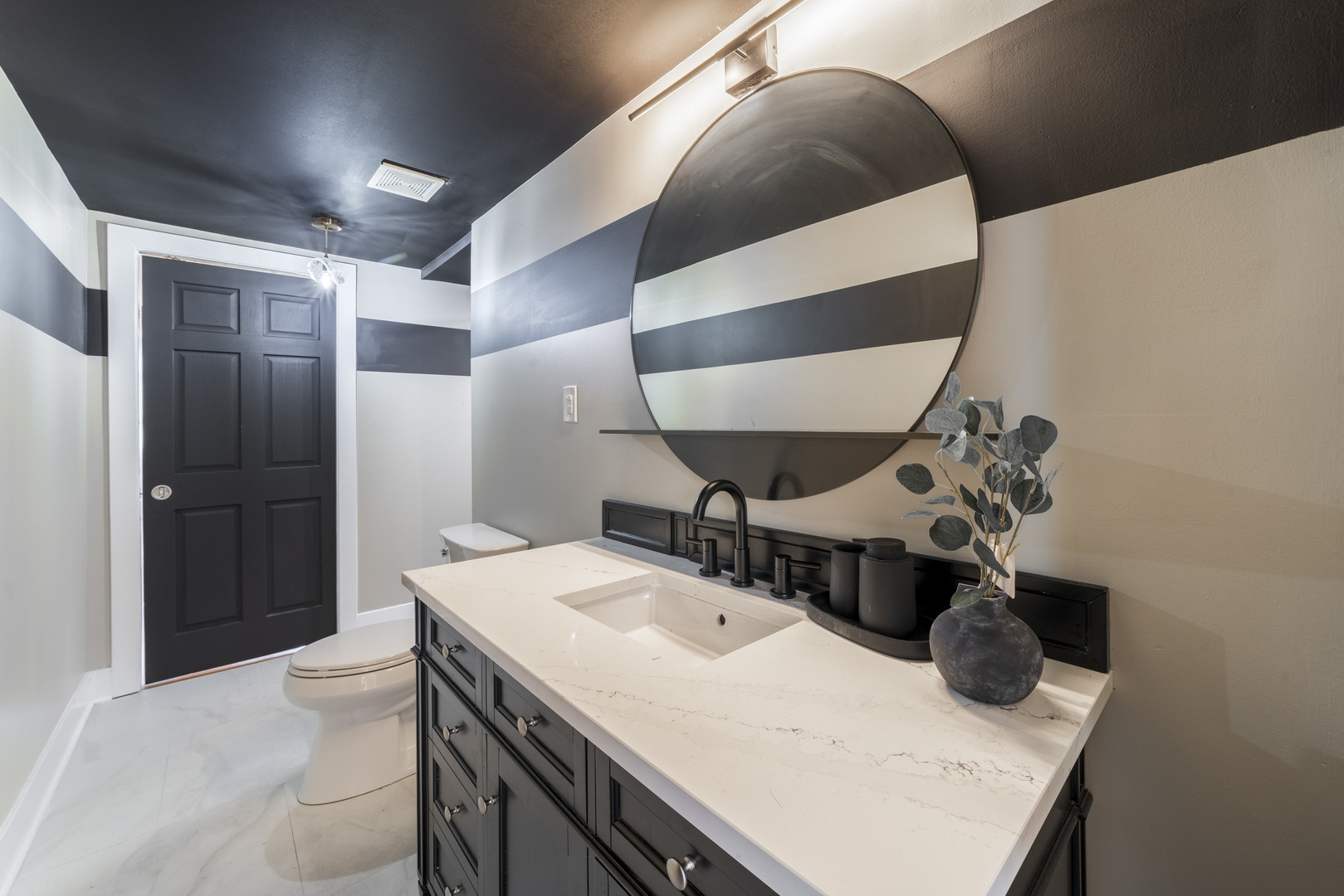 8607 Glenshire Street, Tinley Park, IL 60487