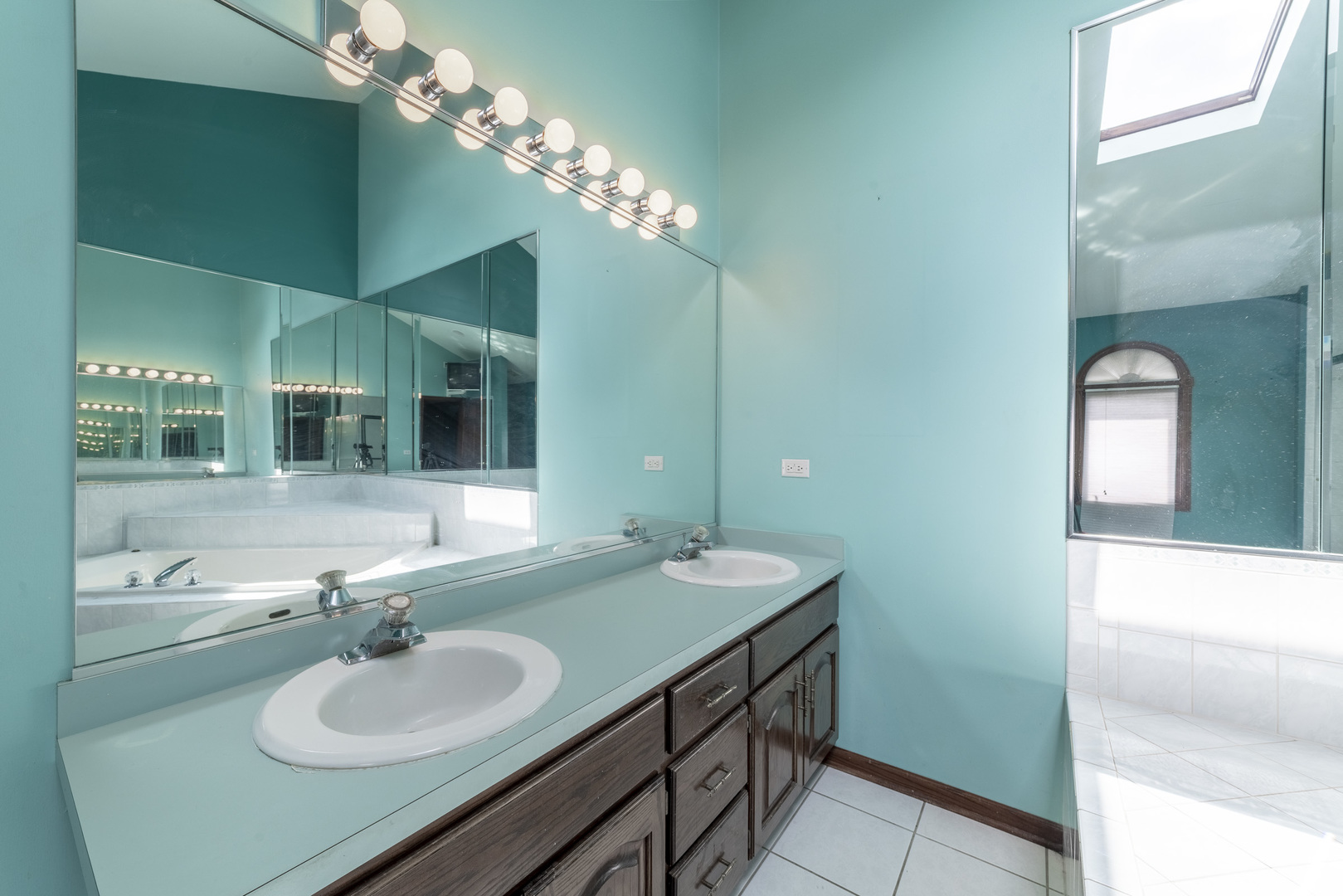 8607 Glenshire Street, Tinley Park, IL 60487