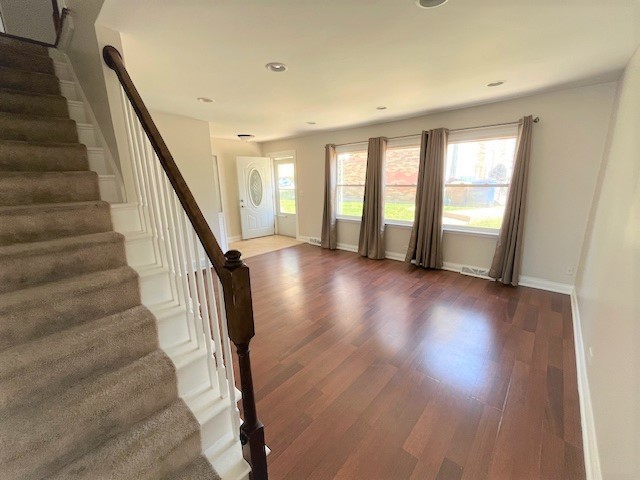 553 Lynn Court #B, Glendale Heights, IL 60139