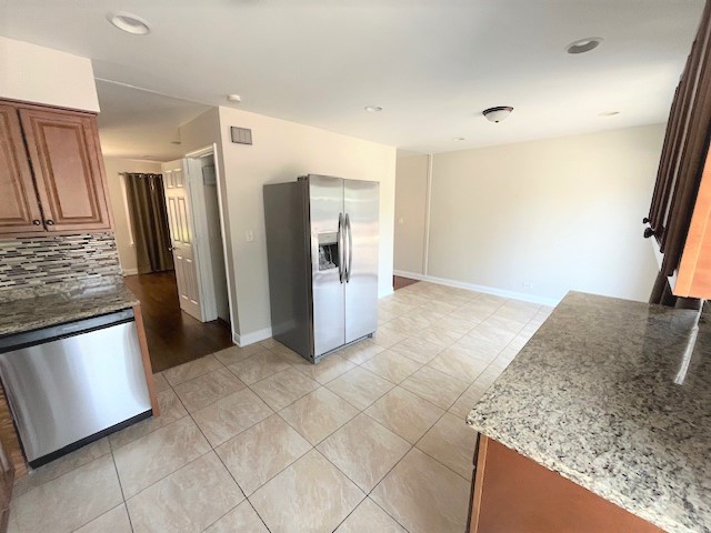 553 Lynn Court #B, Glendale Heights, IL 60139