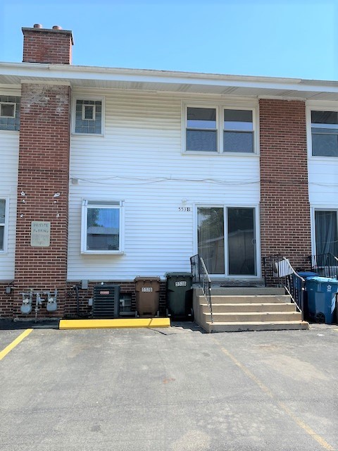 553 Lynn Court #B, Glendale Heights, IL 60139