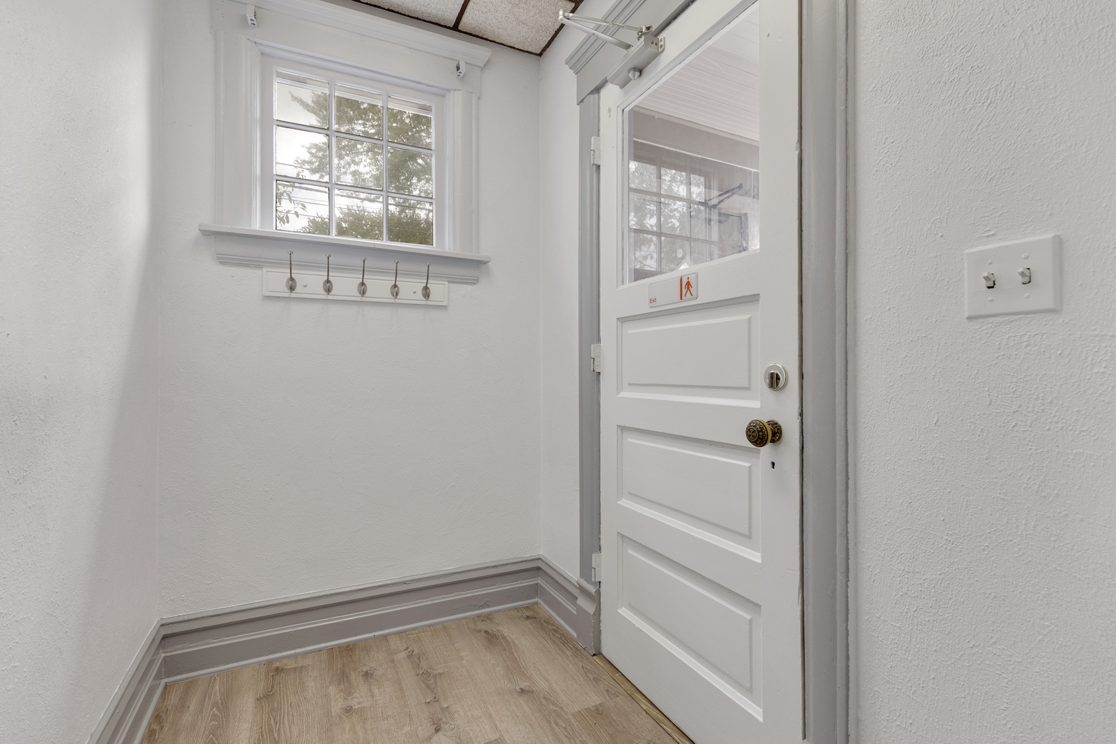 537 Hartford Avenue, Aurora, IL 60506