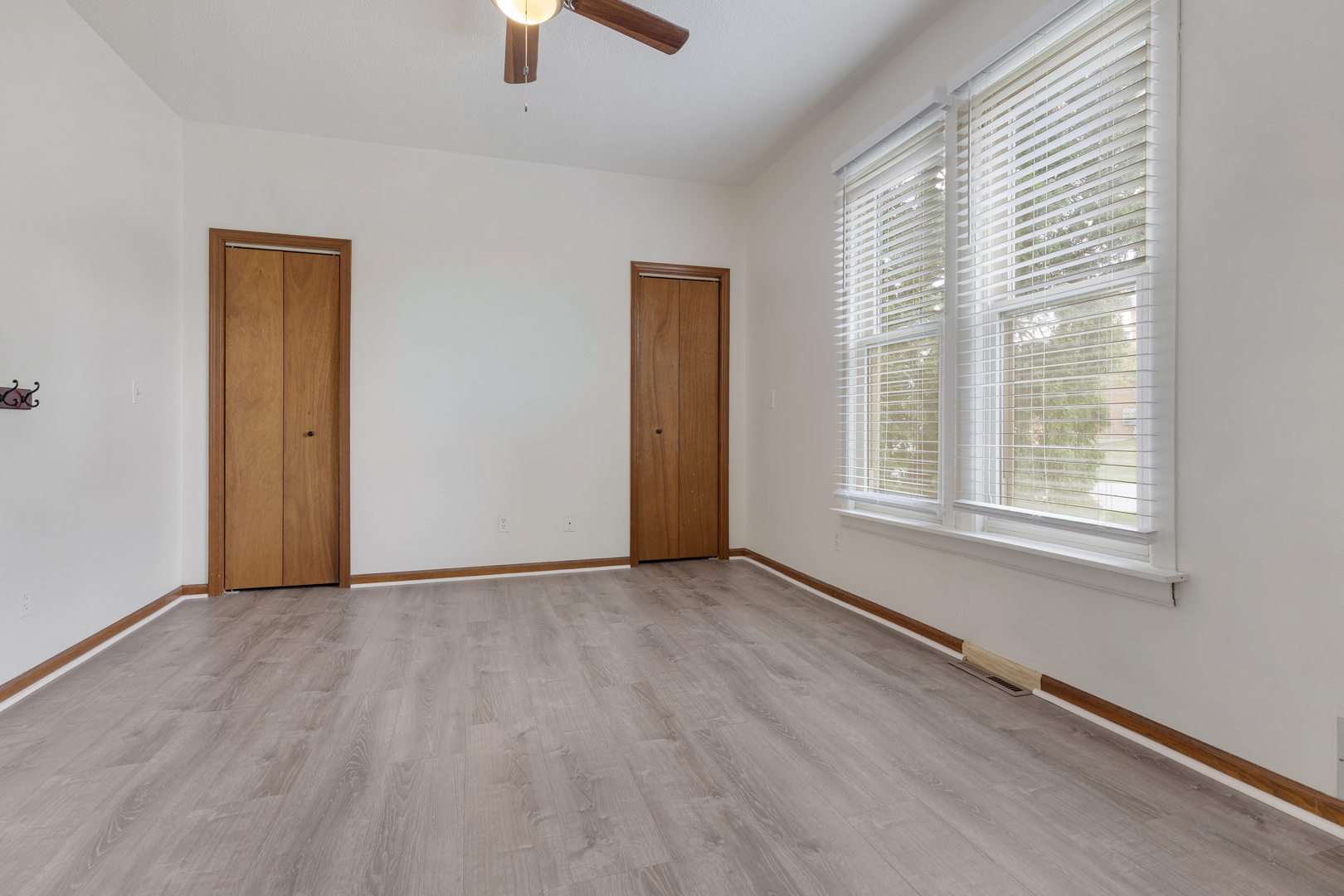 537 Hartford Avenue, Aurora, IL 60506