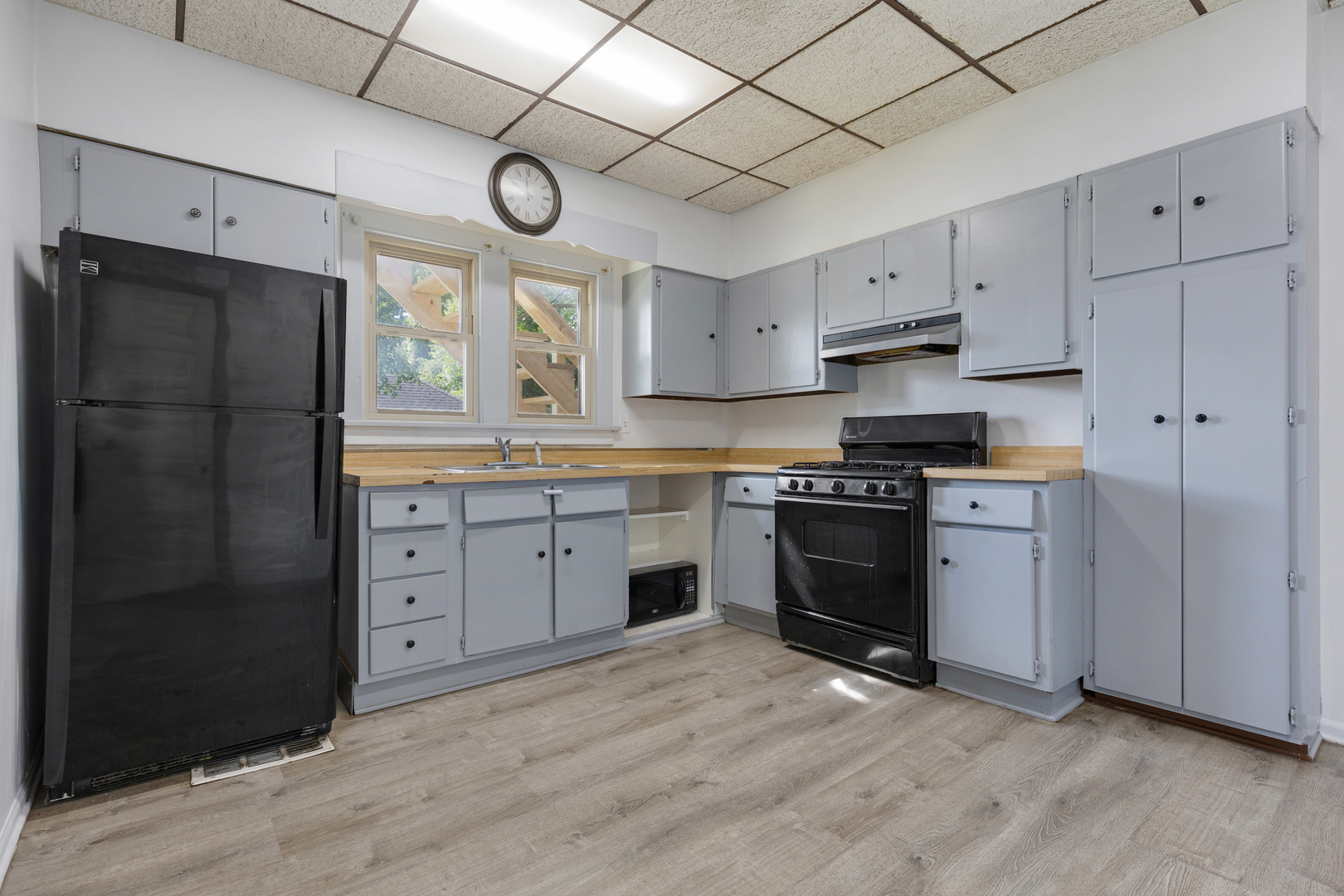 537 Hartford Avenue, Aurora, IL 60506