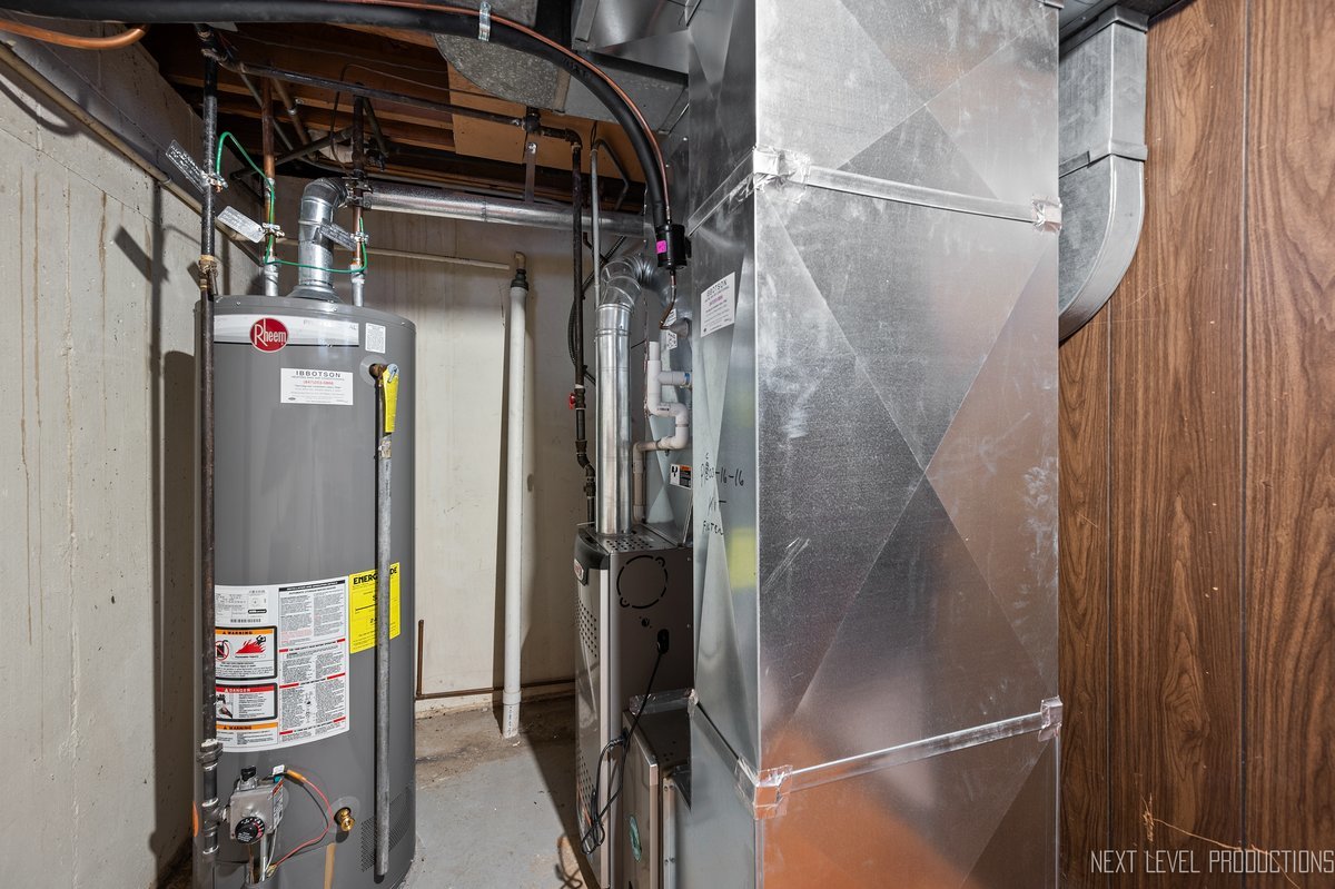 1417 S Busse Road, Mount Prospect, IL 60056