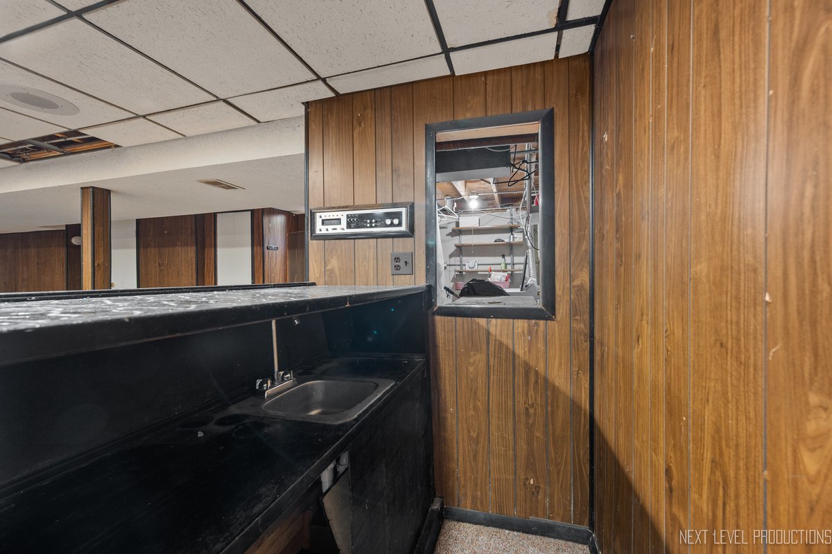 1417 S Busse Road, Mount Prospect, IL 60056