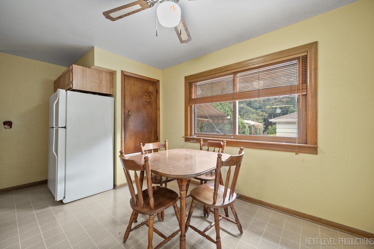 1417 S Busse Road, Mount Prospect, IL 60056