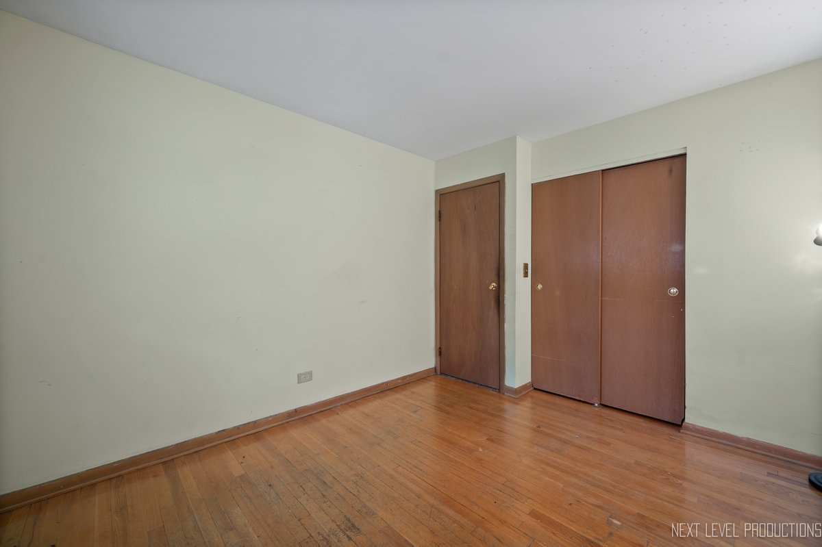 1417 S Busse Road, Mount Prospect, IL 60056