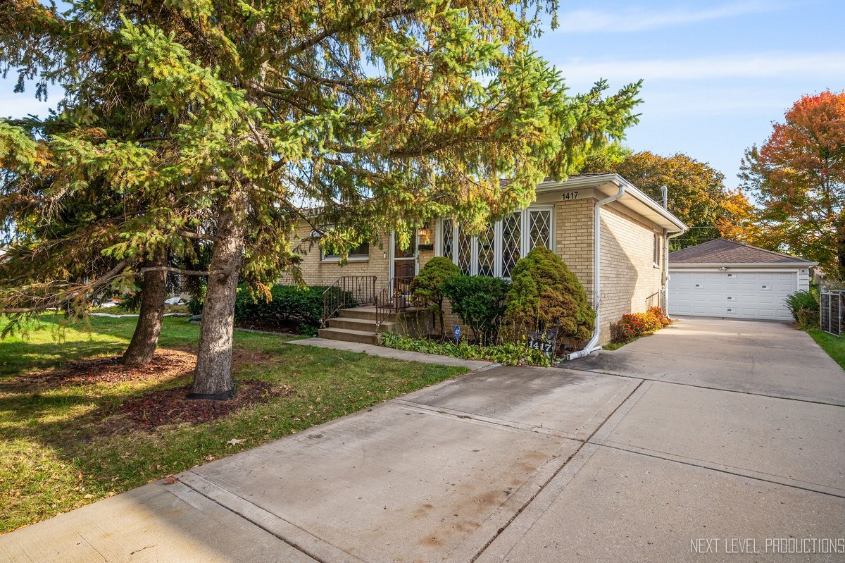 1417 S Busse Road, Mount Prospect, IL 60056