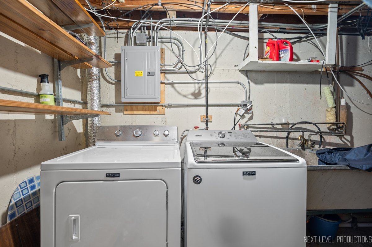 1417 S Busse Road, Mount Prospect, IL 60056