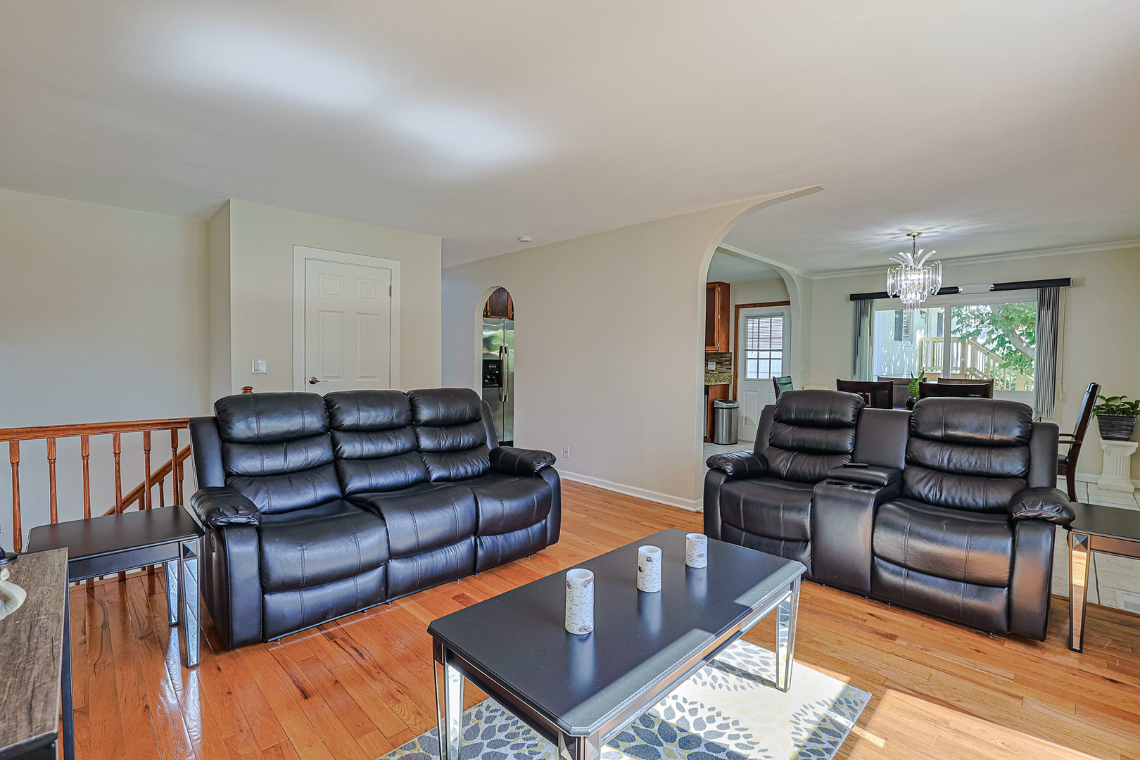 819 Robinson Avenue, Streamwood, IL 60107