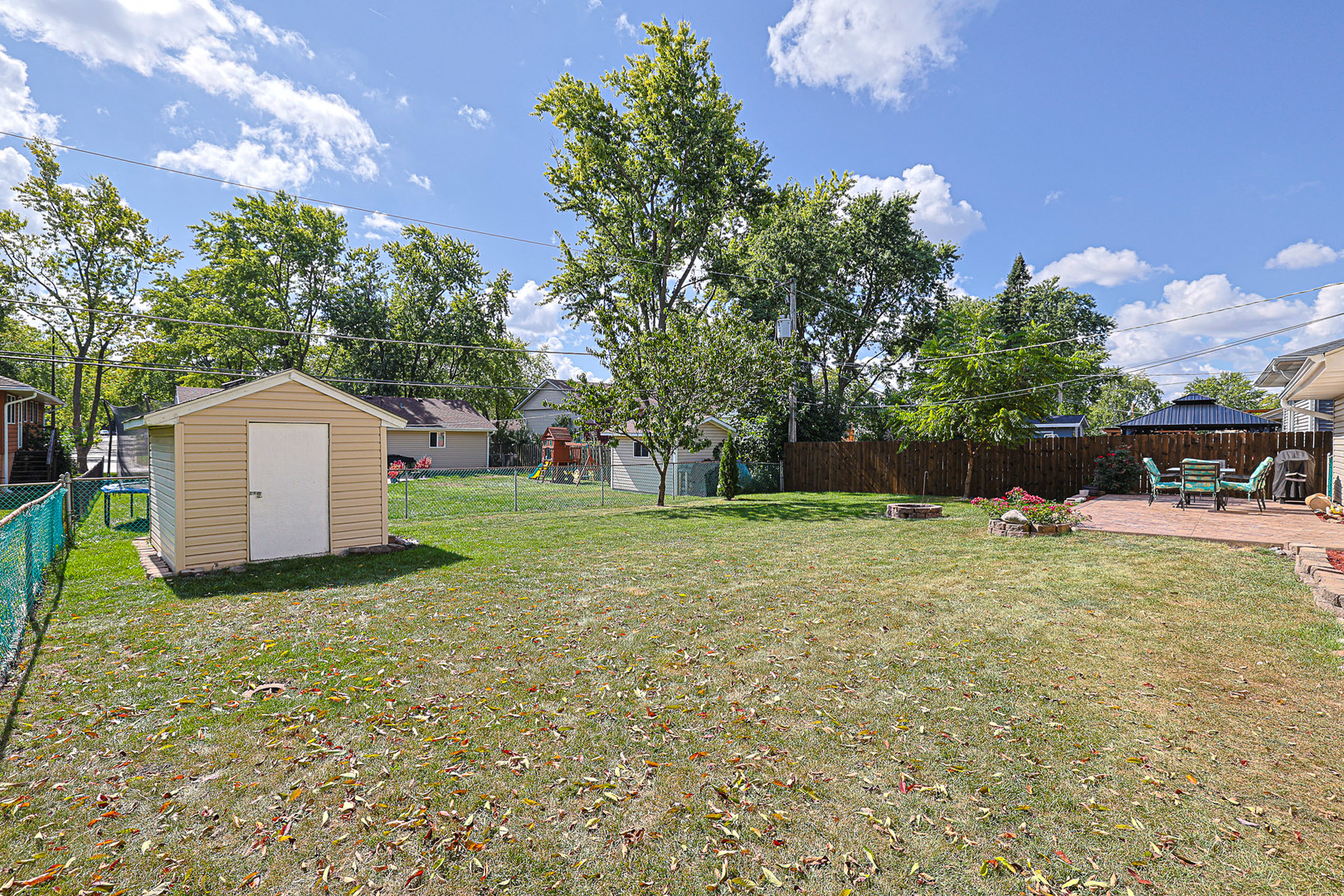 819 Robinson Avenue, Streamwood, IL 60107